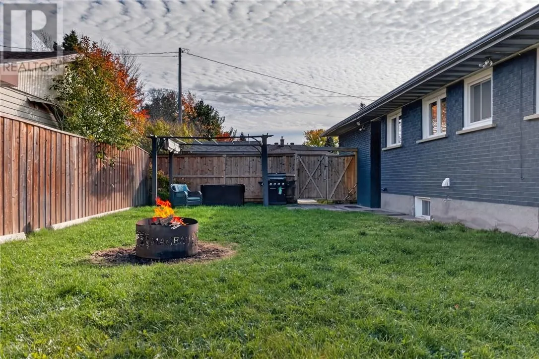 36 EDWARD Avenue