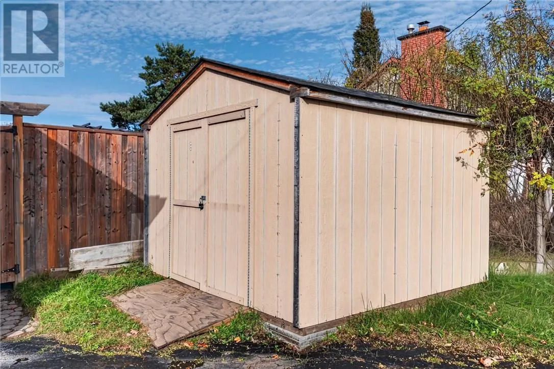36 EDWARD Avenue