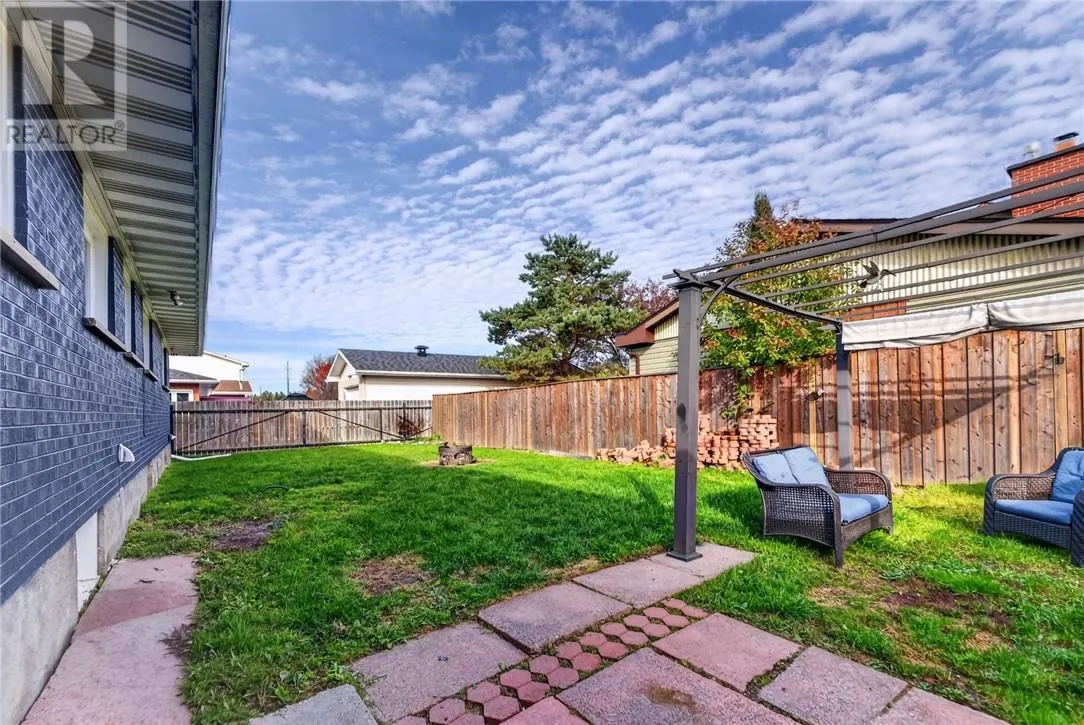 36 EDWARD Avenue