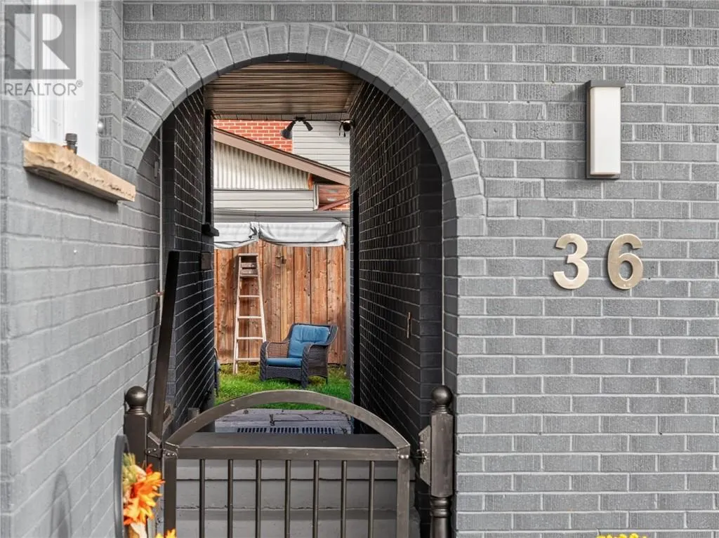 36 EDWARD Avenue