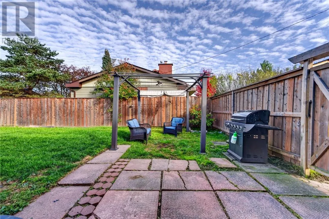 36 EDWARD Avenue