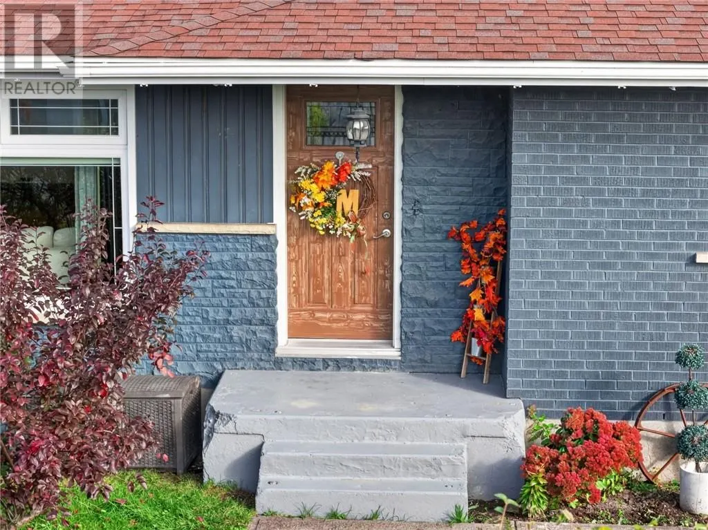 36 EDWARD Avenue