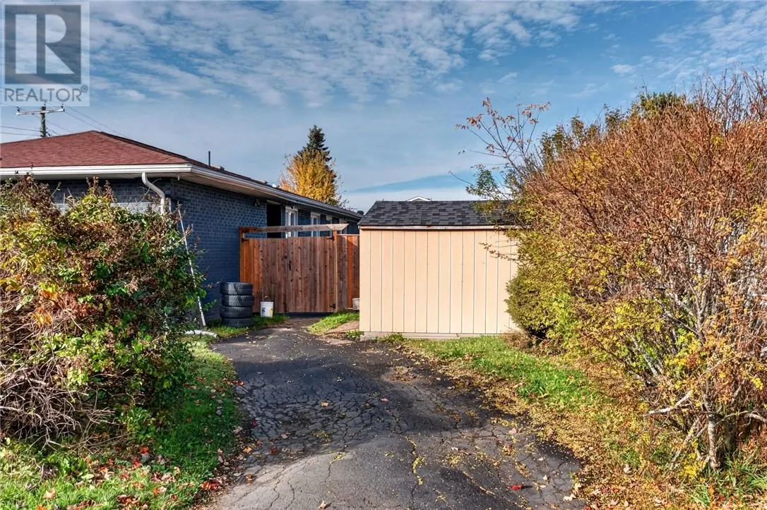 36 EDWARD Avenue