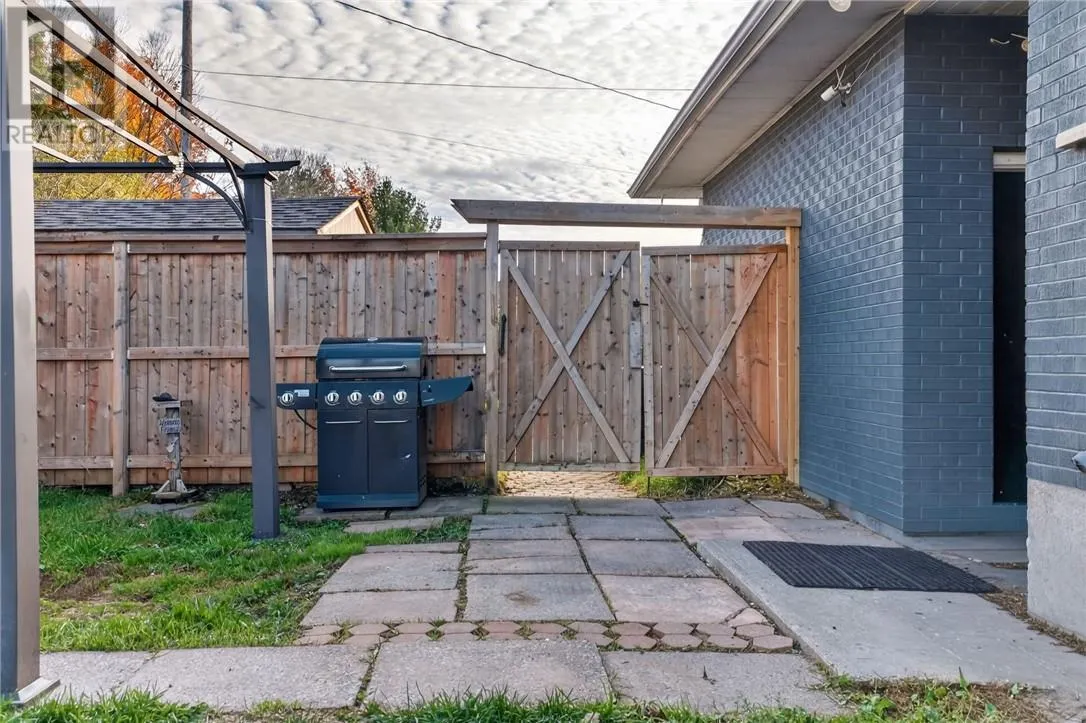 36 EDWARD Avenue
