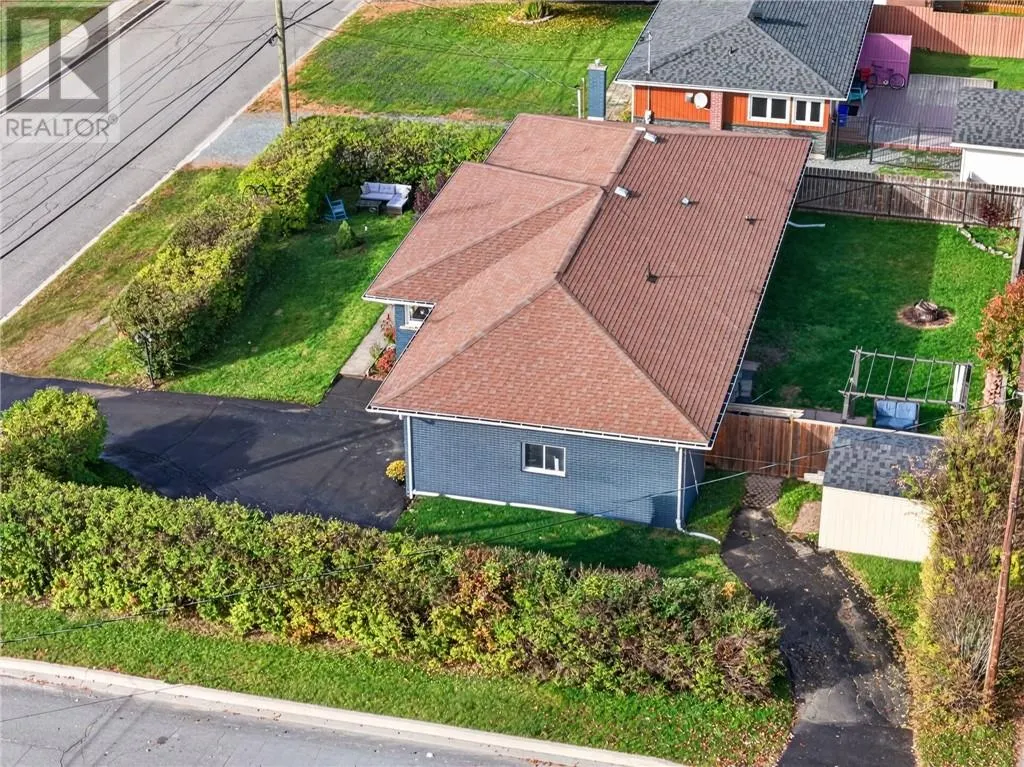 36 EDWARD Avenue