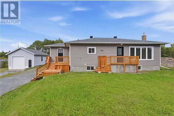 906 Goodview Road