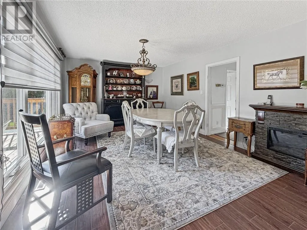 3261 Elm Street