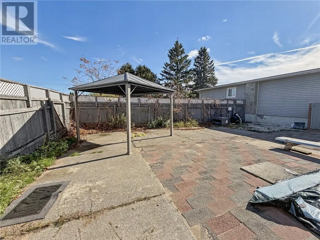 3261 Elm Street