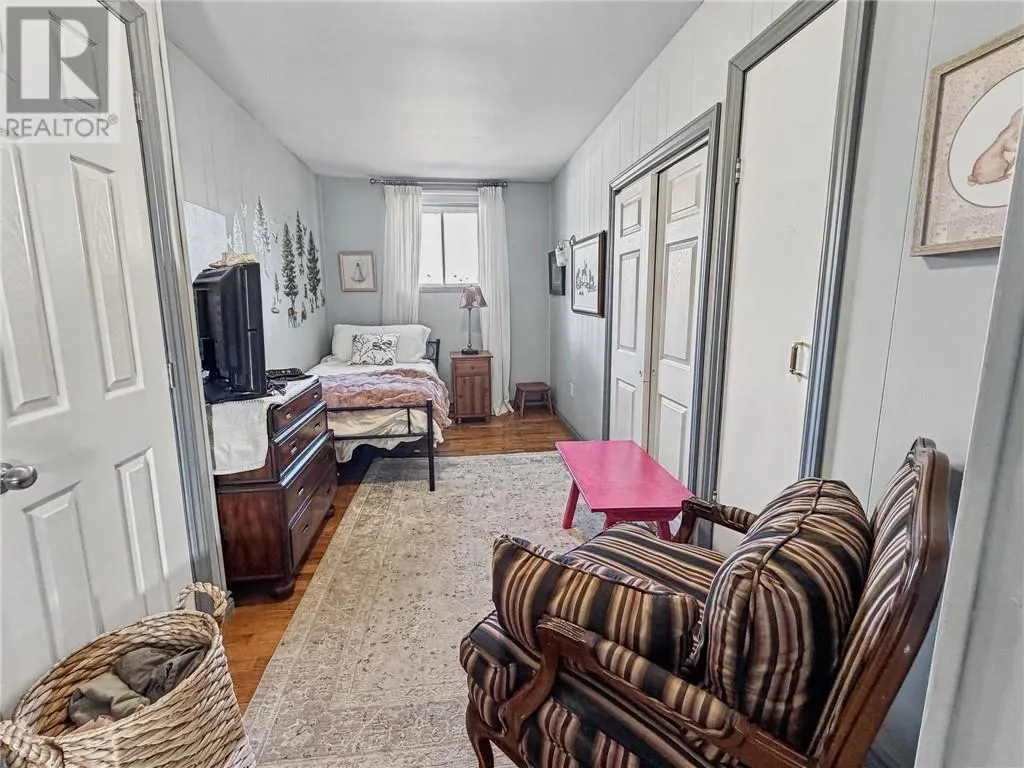 3261 Elm Street
