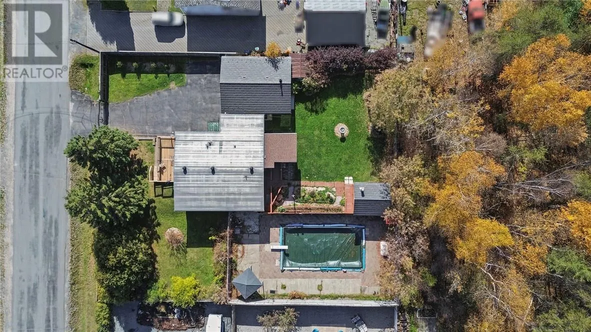 3261 Elm Street