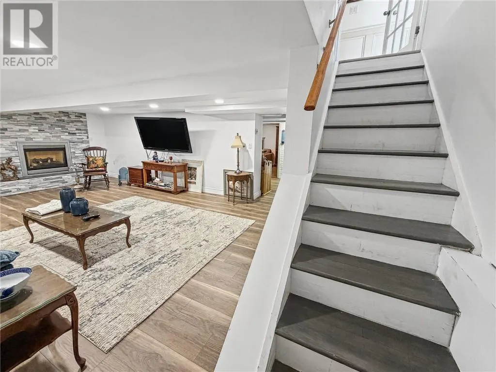 3261 Elm Street