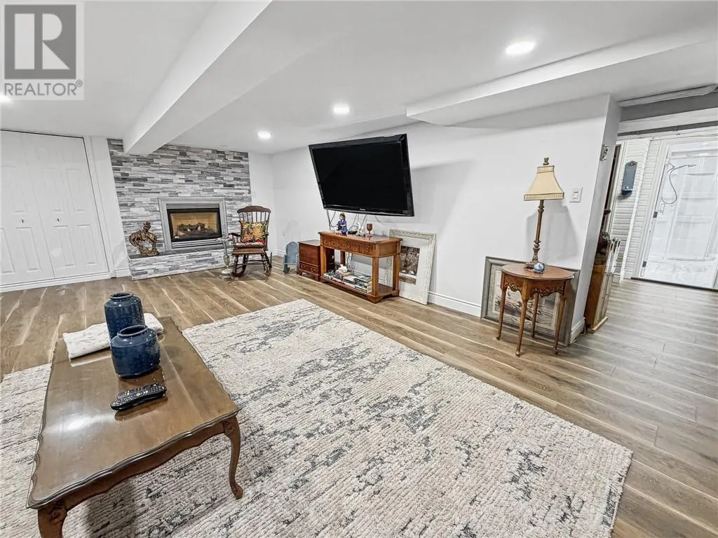 3261 Elm Street