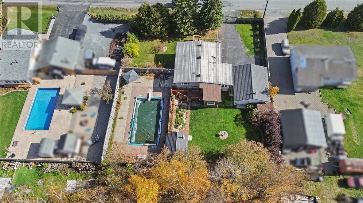 3261 Elm Street