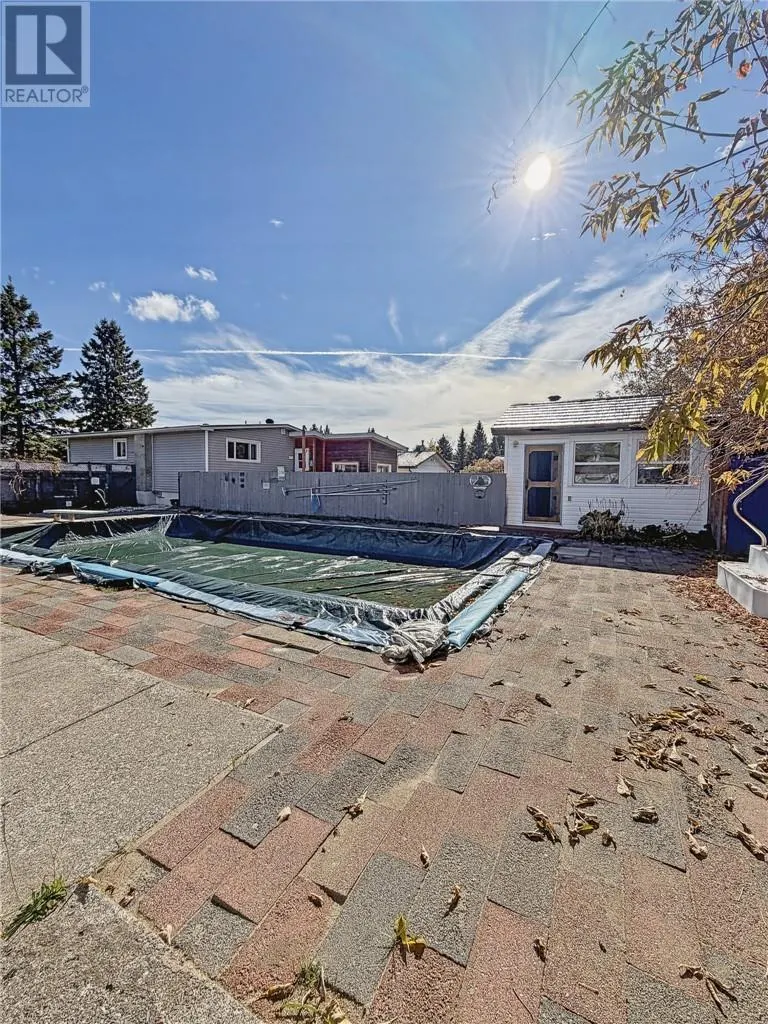 3261 Elm Street