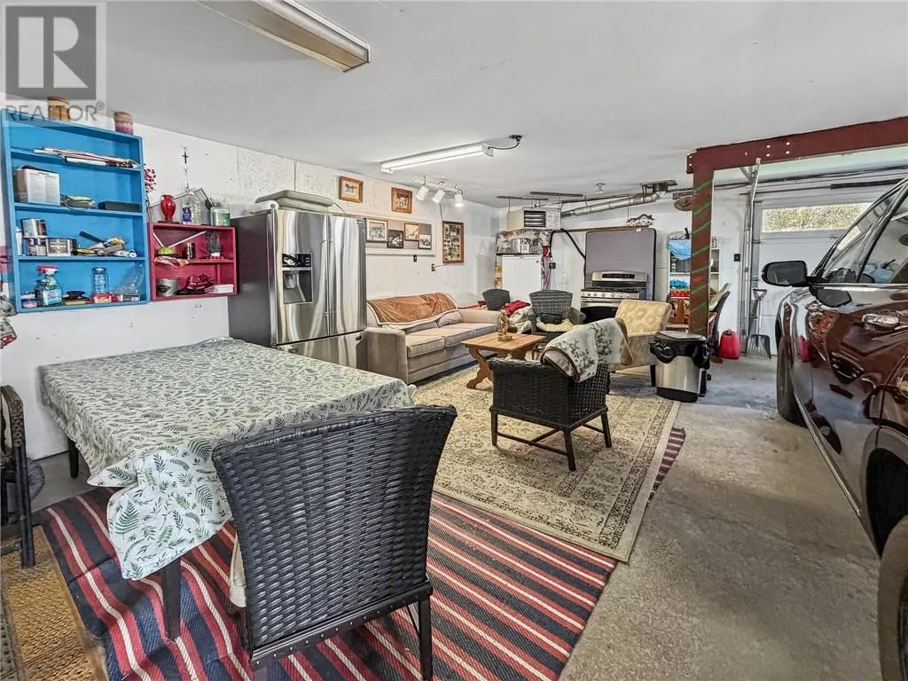 3261 Elm Street