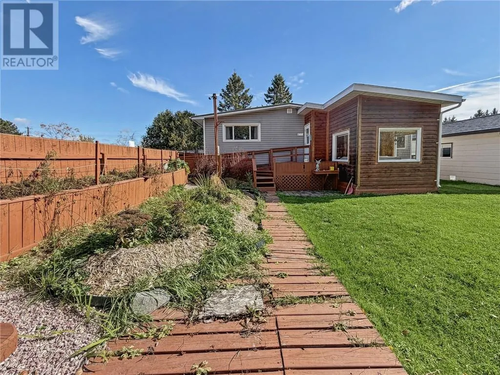 3261 Elm Street