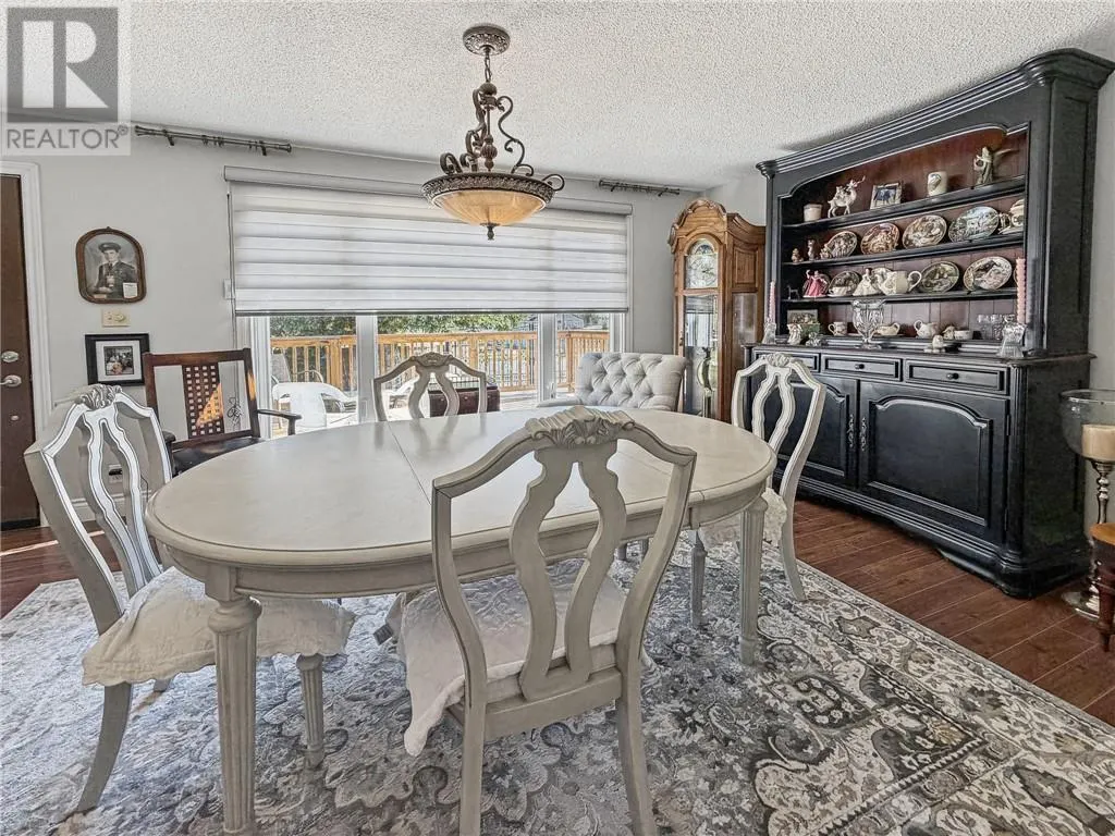 3261 Elm Street