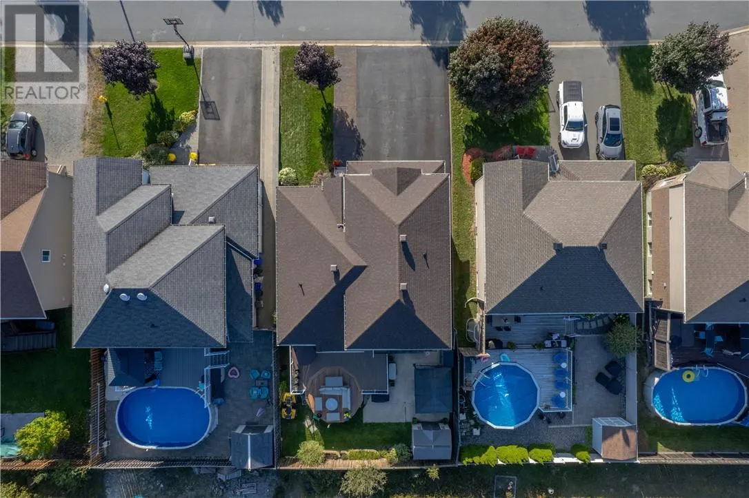 19 Berrygrove Court