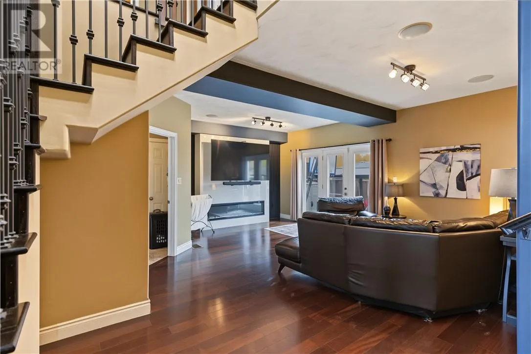 19 Berrygrove Court