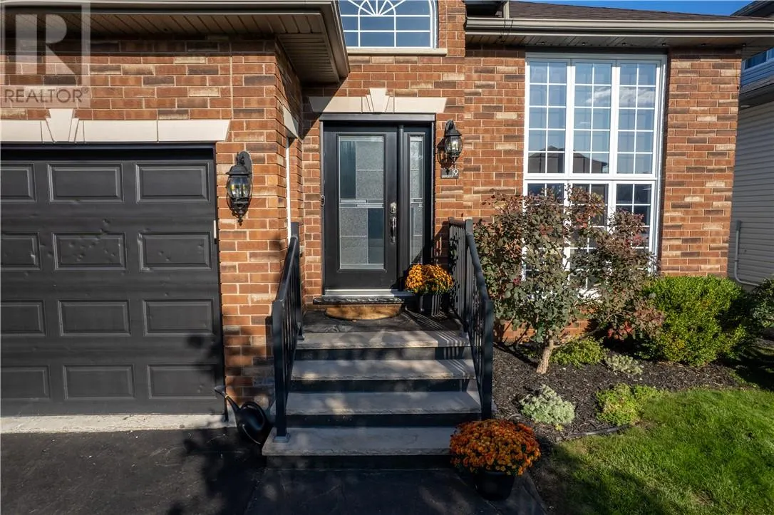 19 Berrygrove Court