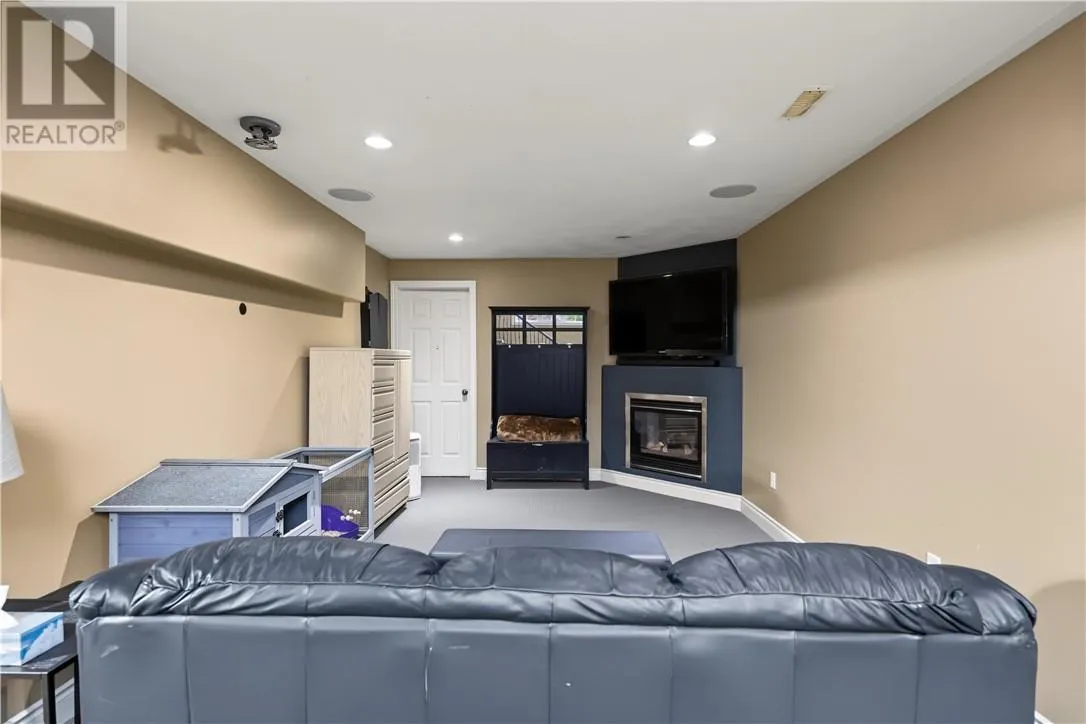 19 Berrygrove Court