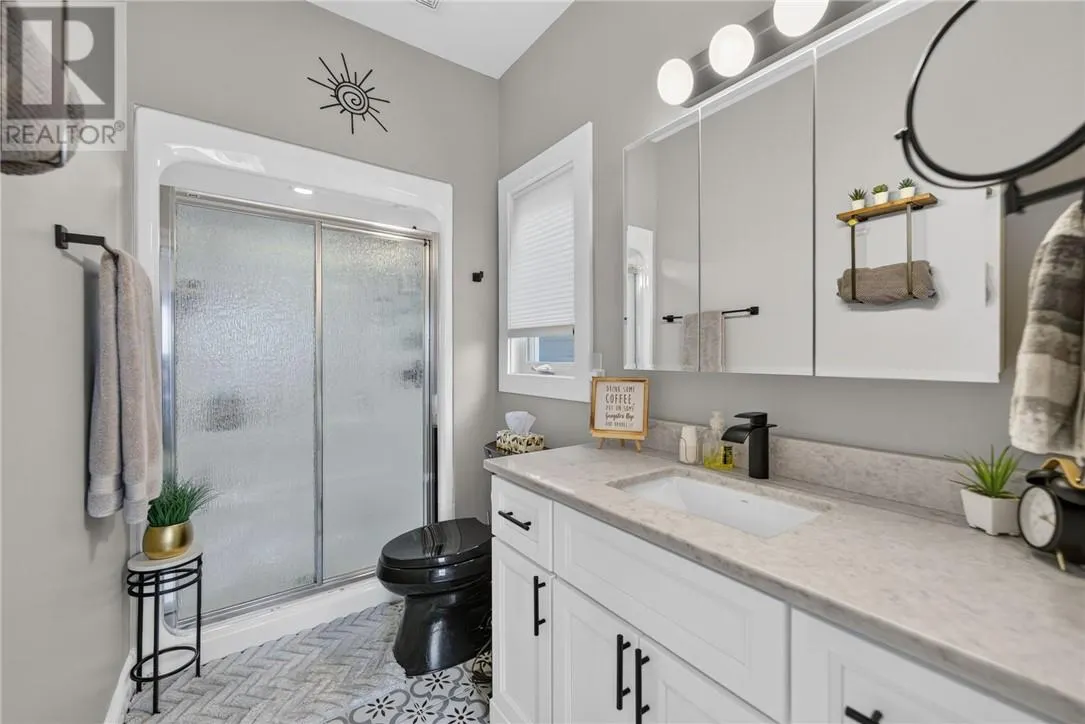 11 Kingsview Drive