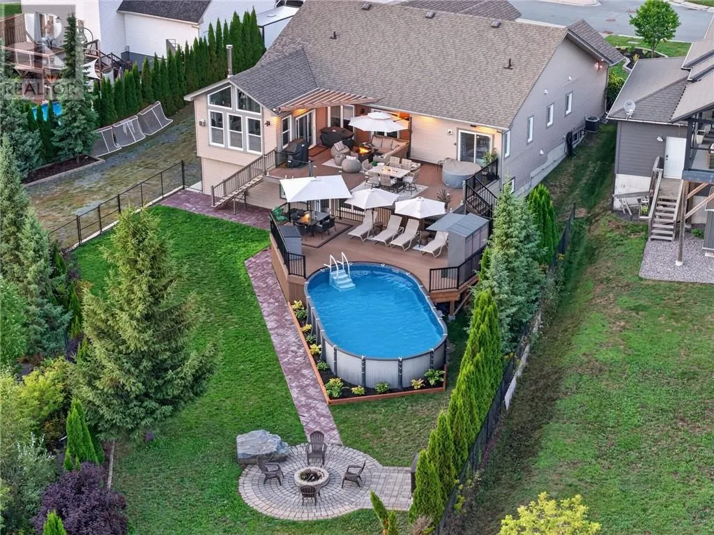 11 Kingsview Drive