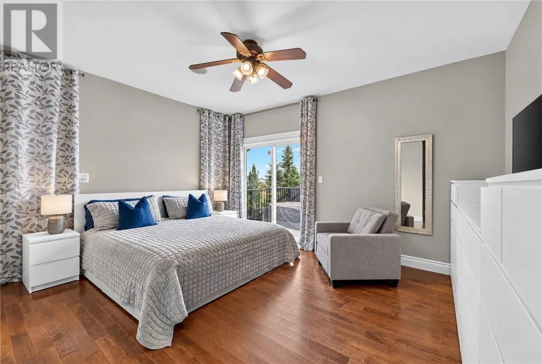 11 Kingsview Drive