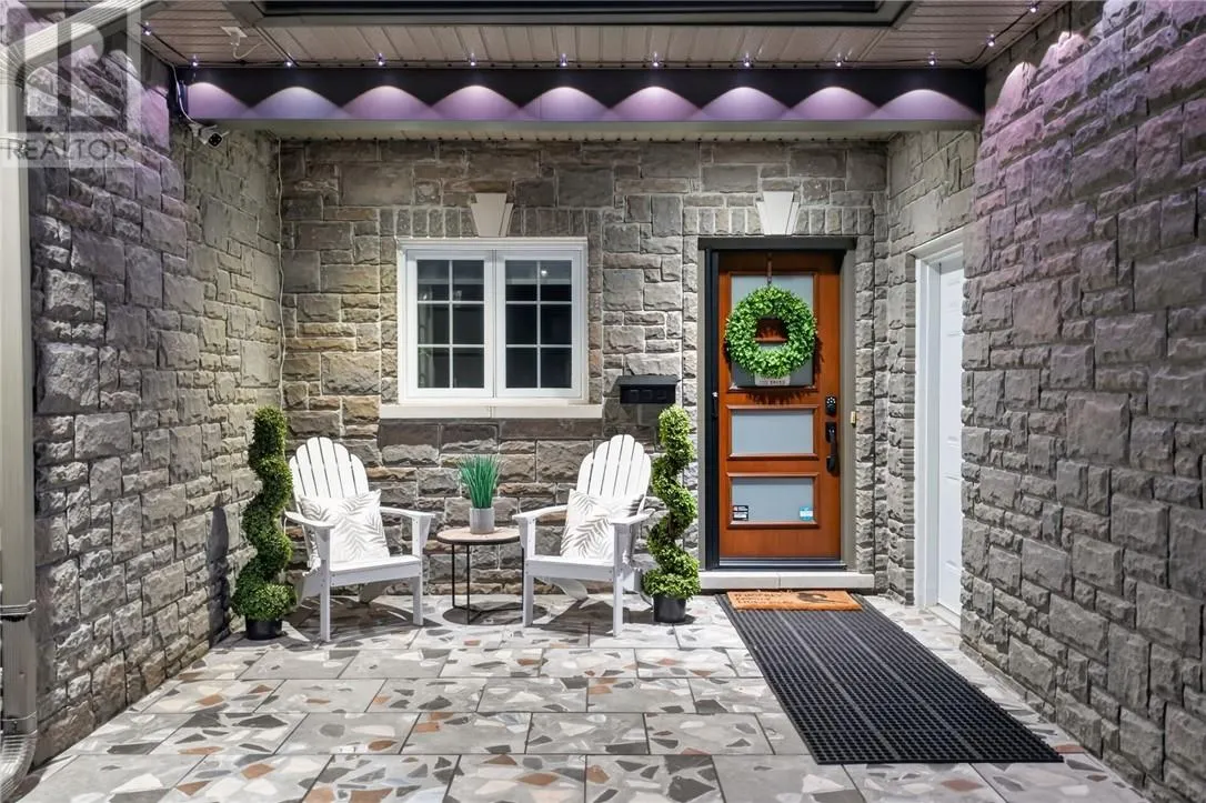 11 Kingsview Drive