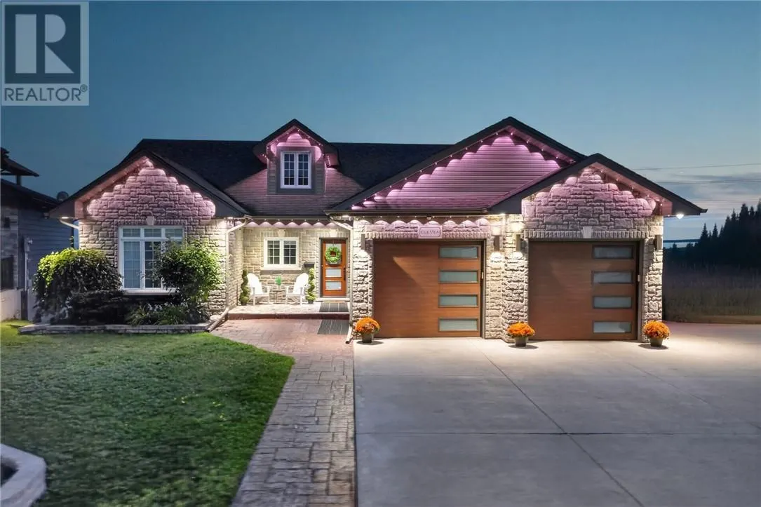 11 Kingsview Drive