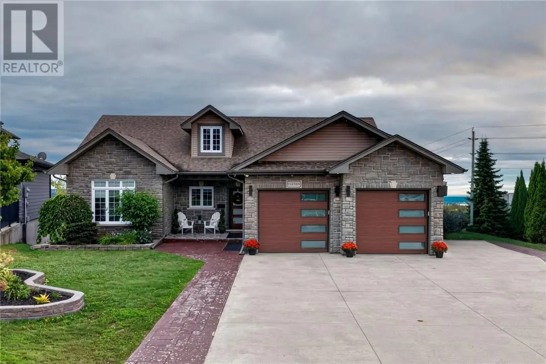 11 Kingsview Drive