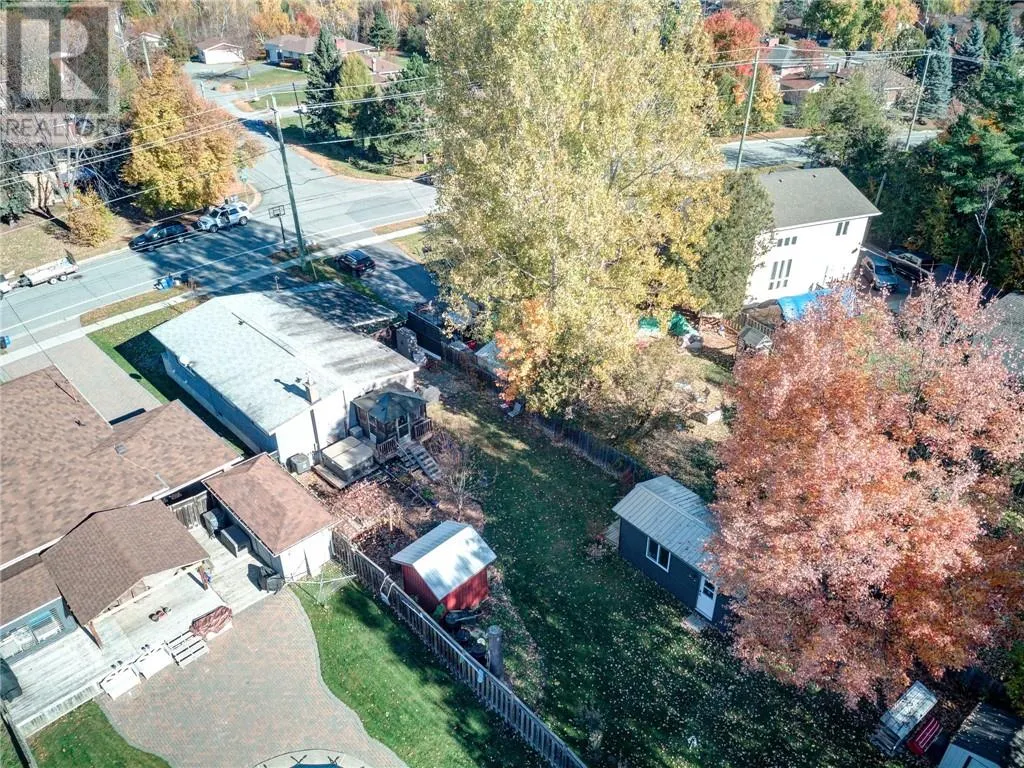 1087 Hawthorne Drive