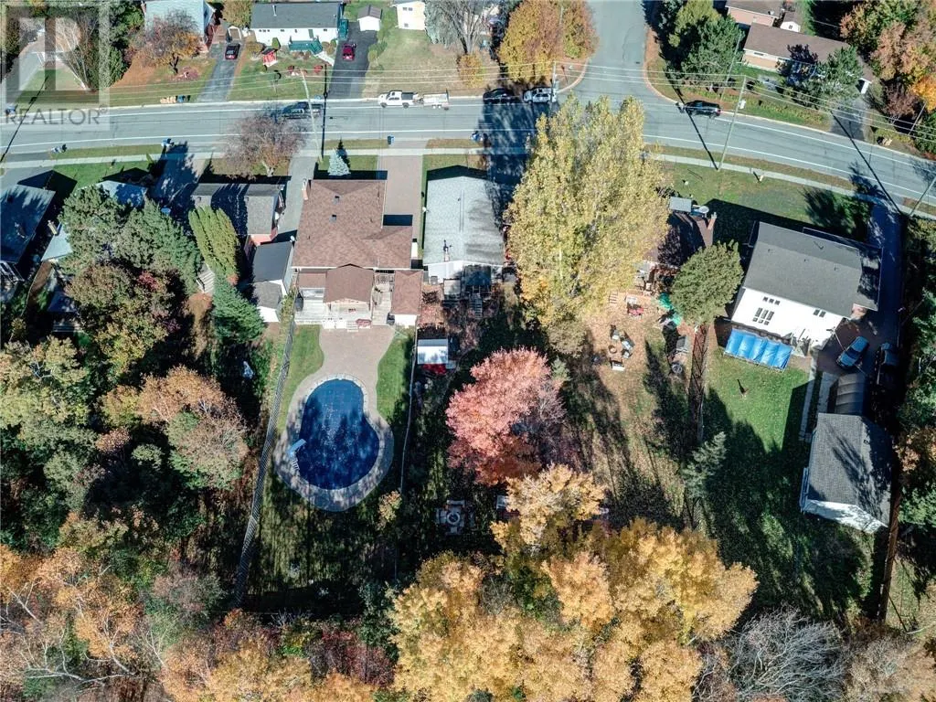 1087 Hawthorne Drive