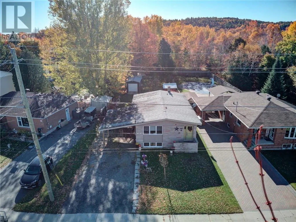 1087 Hawthorne Drive