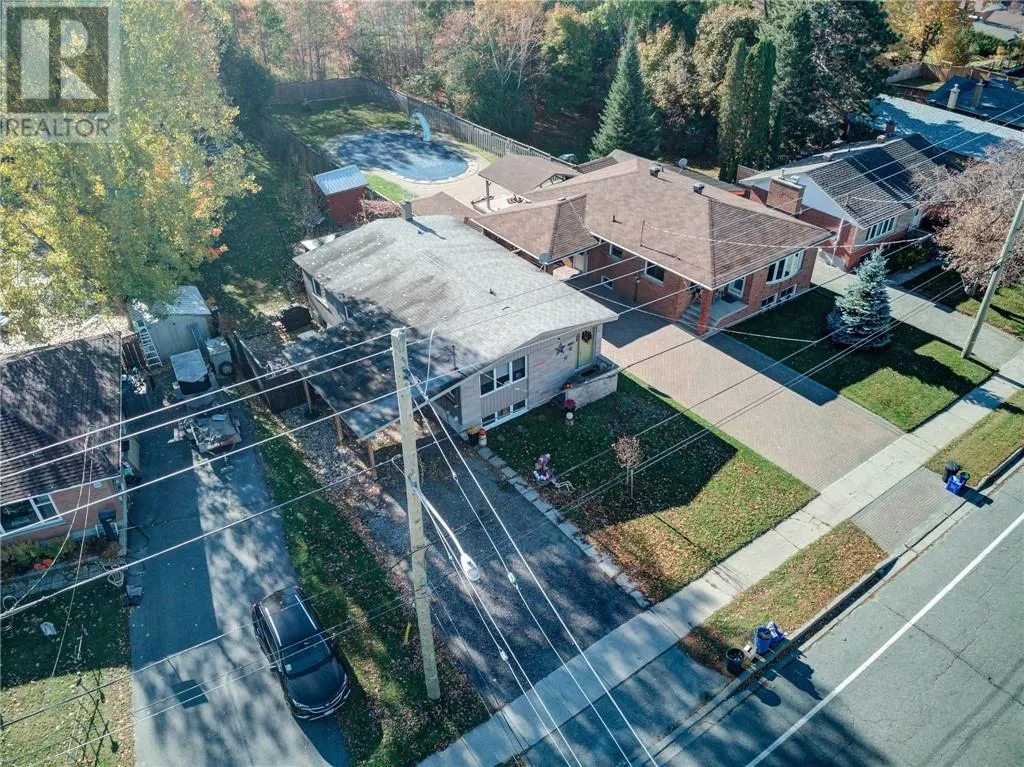 1087 Hawthorne Drive