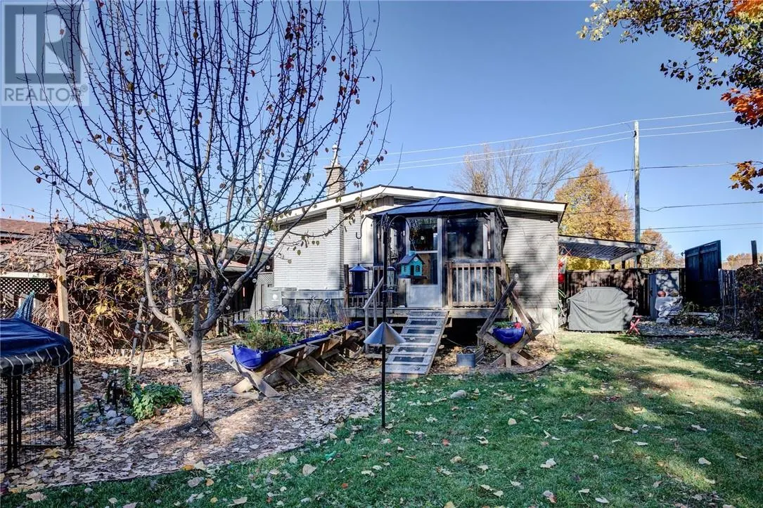 1087 Hawthorne Drive