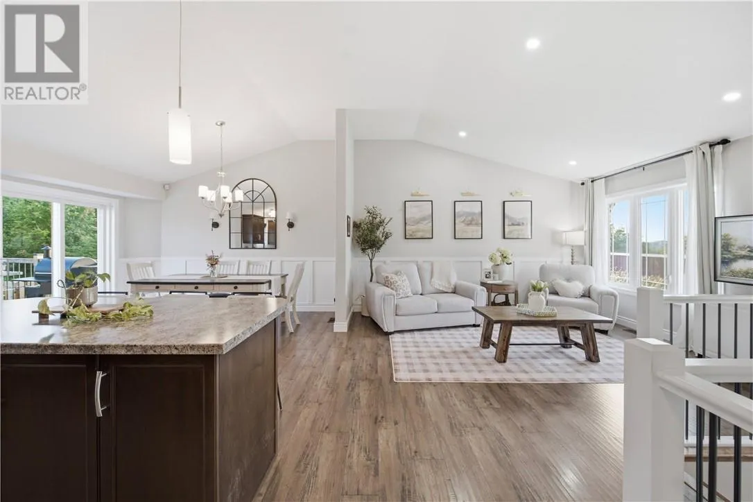 1663 Meadowlark Way