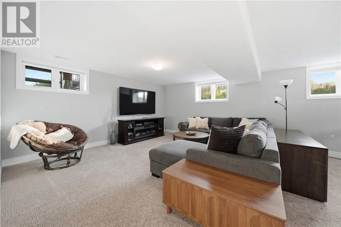 1663 Meadowlark Way
