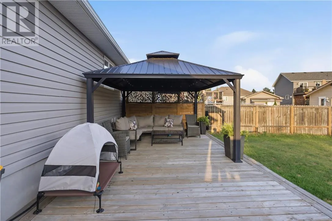 1663 Meadowlark Way
