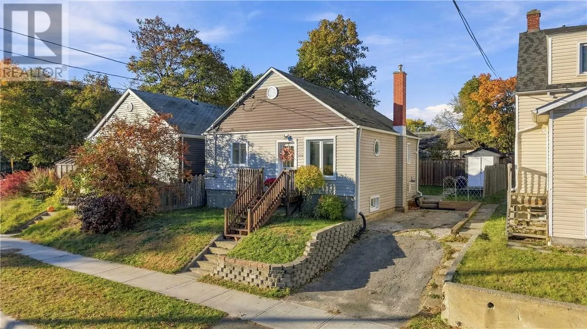 594 Spruce Street