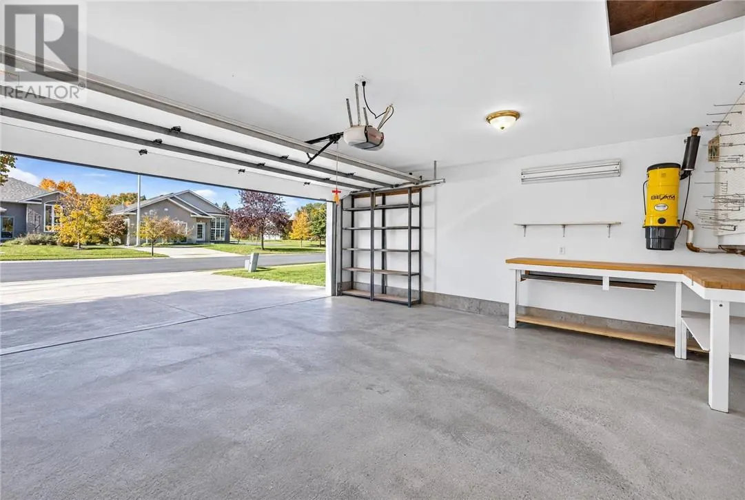 10 GREENWICH Court