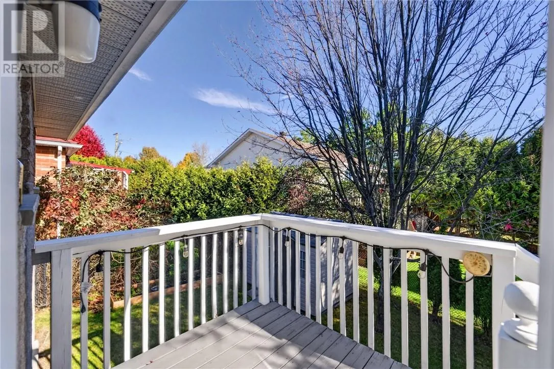 10 GREENWICH Court