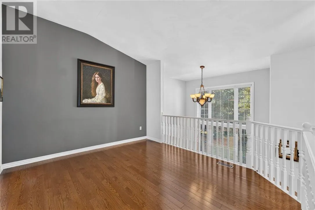 10 GREENWICH Court