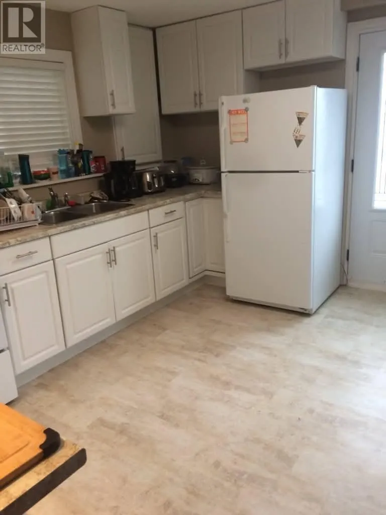 87 Main Street W
