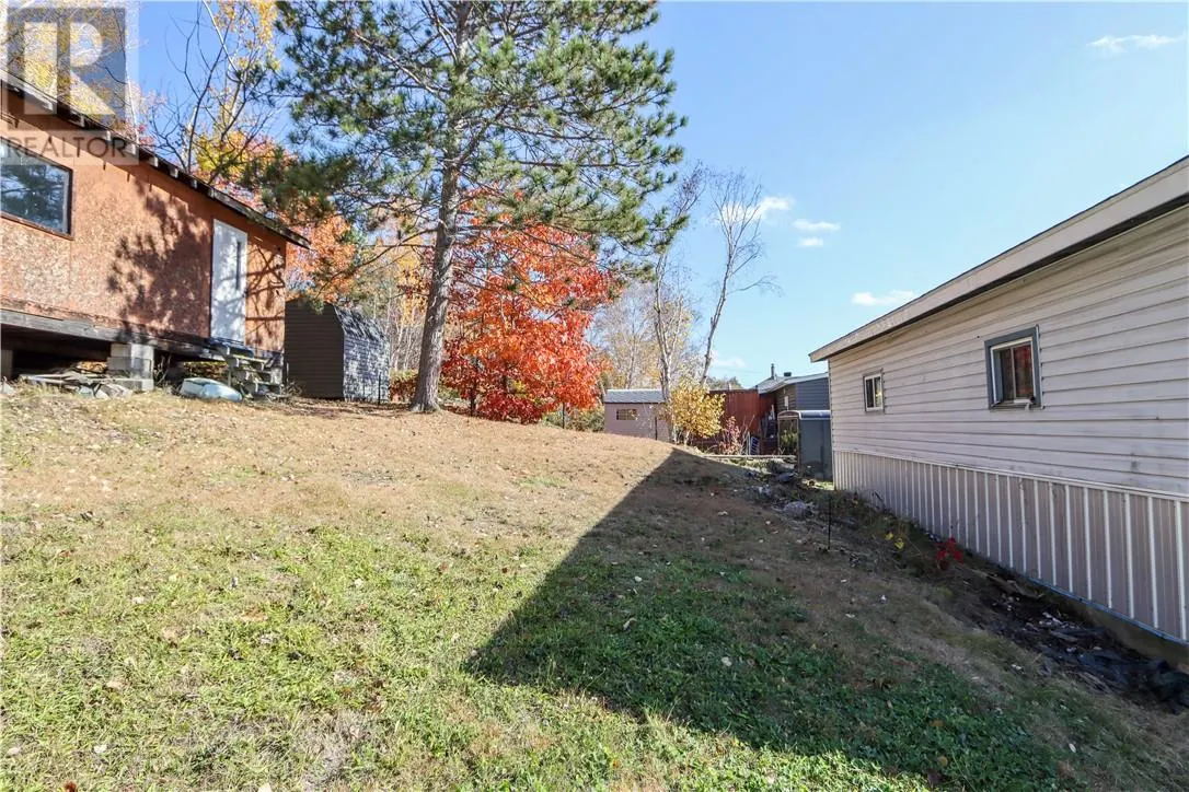 1144 Lonsdale