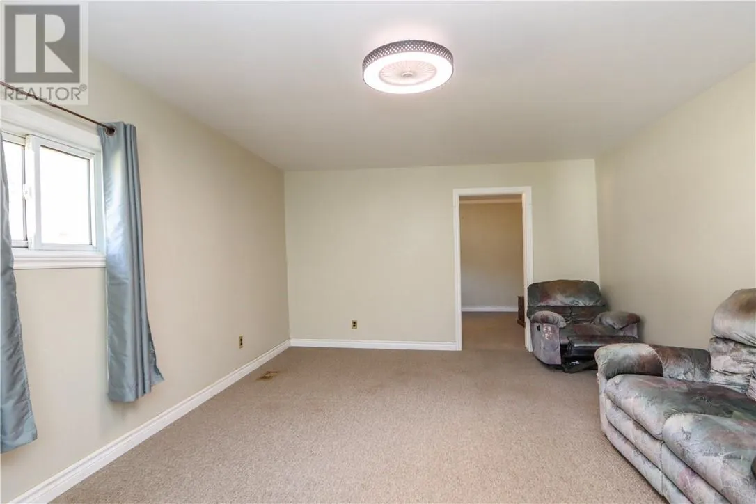 1144 Lonsdale
