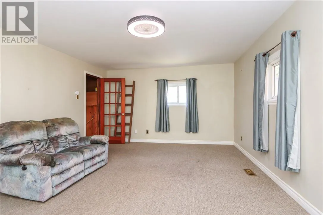 1144 Lonsdale