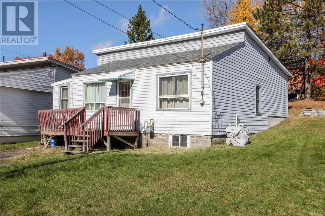 1144 Lonsdale