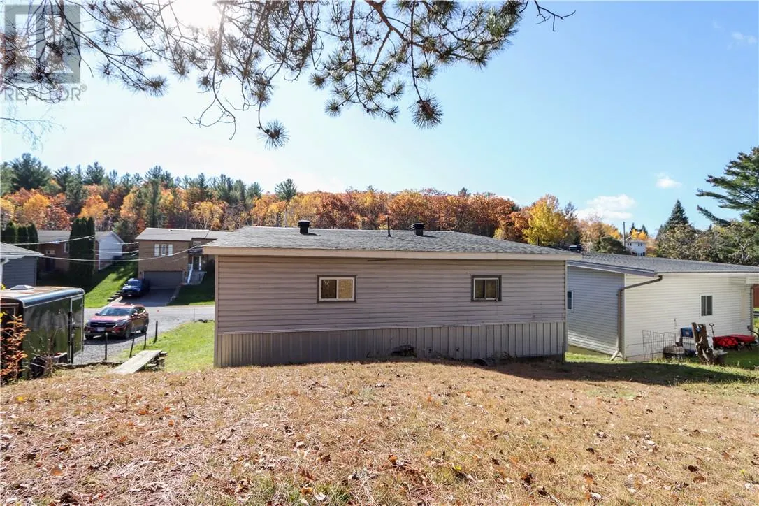 1144 Lonsdale