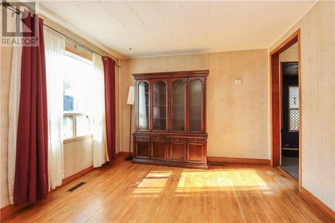 1144 Lonsdale